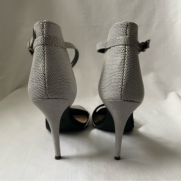 Patterned heeled sandals - Picture 3 of 3